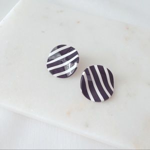 STRIPE PLASTIC WAVY POST EARRING